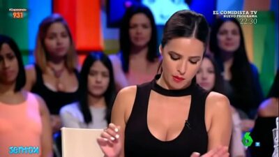 Nackte moderatorin
