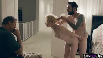 Vater Beobachtet Tochter